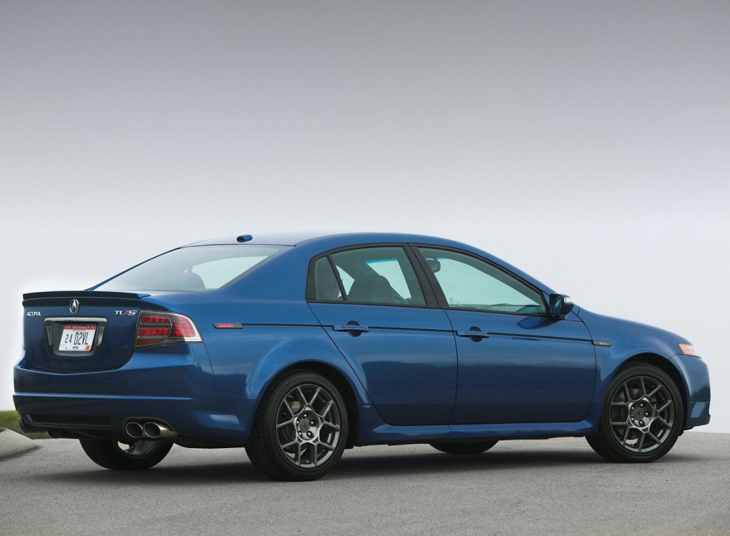a rear shot of the 2007 Acura TL Type S in blue