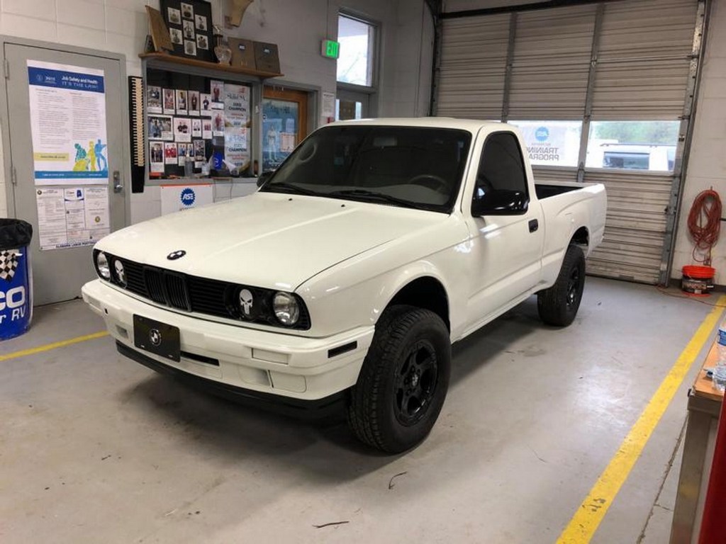 E30 BMW and Toyota Tacoma mashup that was made by some students in Birmingham, Alabama