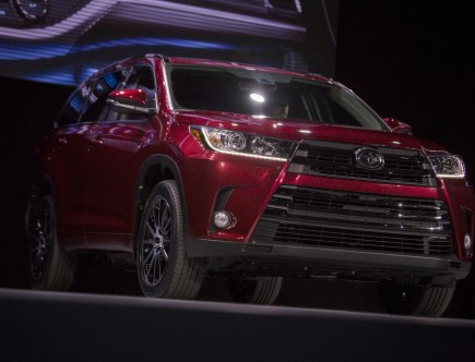 Consumer Reports: 2016 Toyota Highlander Is a Fuel-Efficient Pick