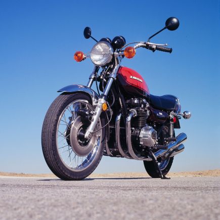 The Kawasaki Z1 900 Fought the Honda CB750 With Sheer Speed