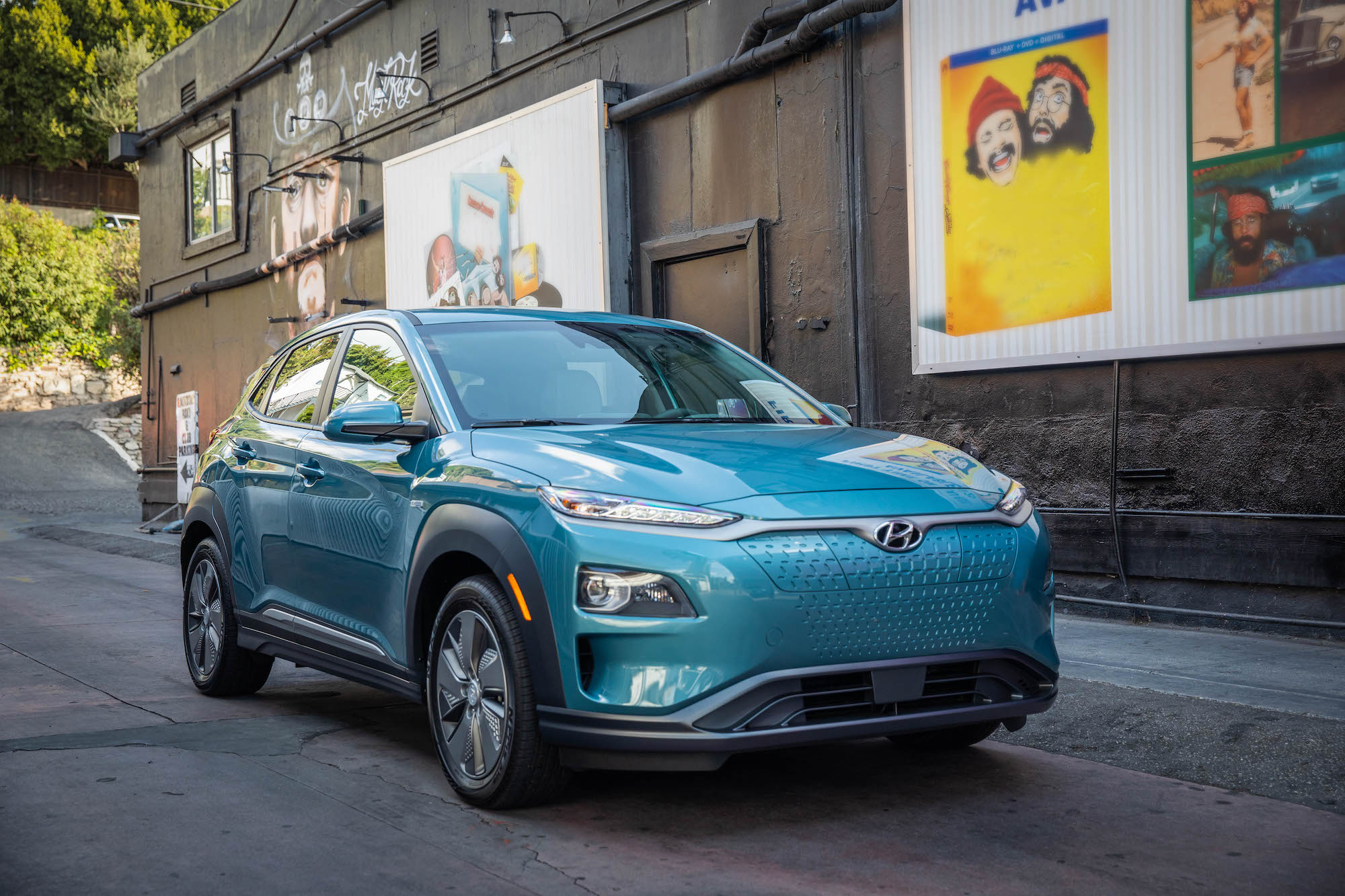 the-2021-hyundai-kona-electric-is-1-of-the-cheapest-electric-suvs-to