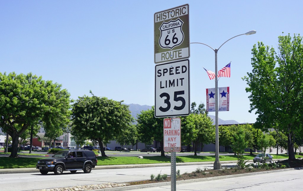 A speed limit sign of 35 mph posted on Route 66