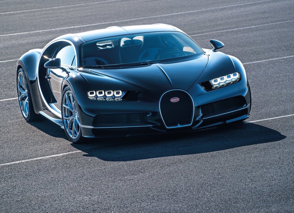 Is a 1,500HP Bugatti Chiron Faster Than a Formula 1 Car?