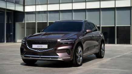 The 2022 Genesis GV70 Is a Luxurious Bargain