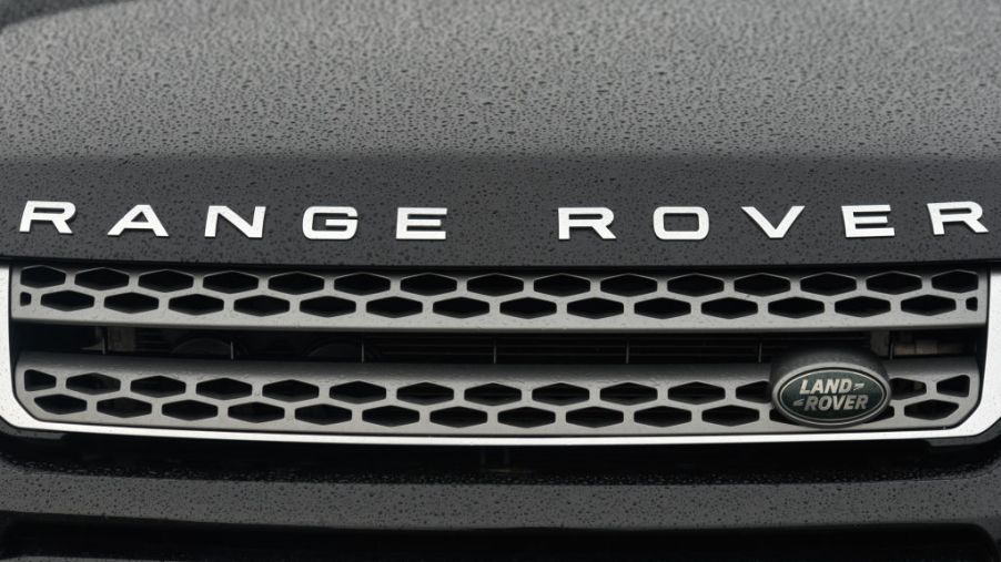 The grille of the Range Rover in the rain