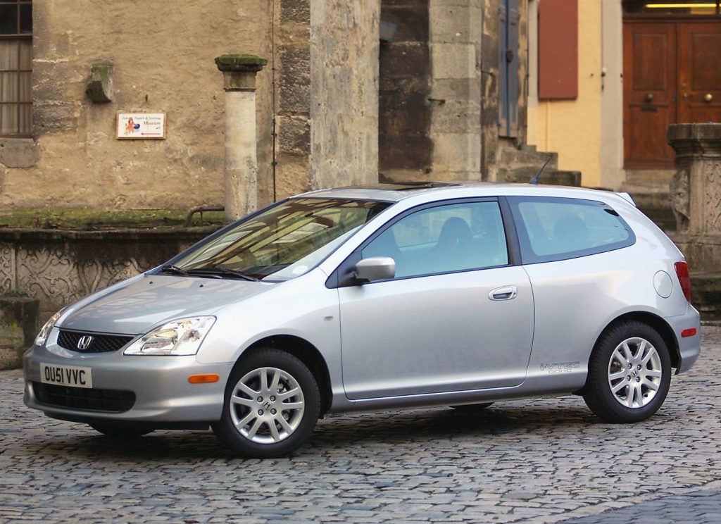 2002 Honda Civic Si https://www.motorbiscuit.com/5-ways-prevent-thieves-stealing-catalytic-converter/