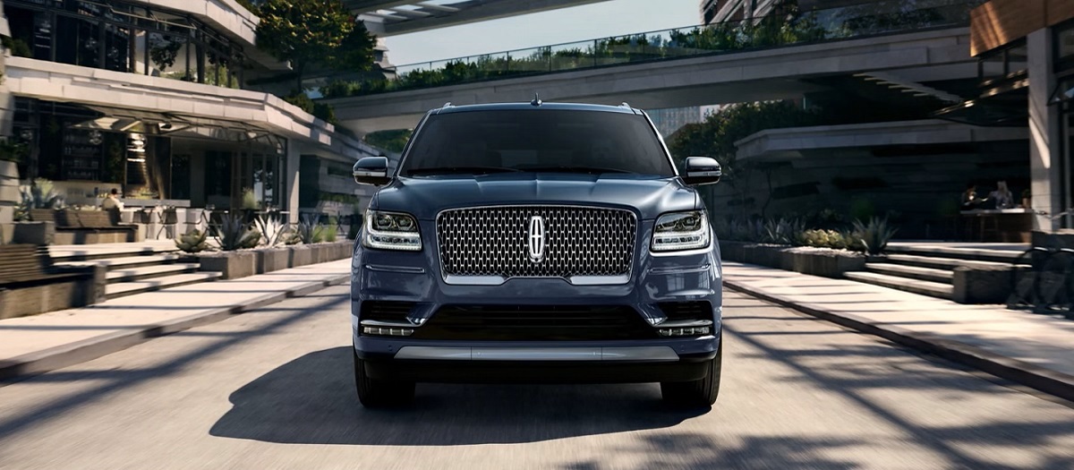 A 2021 Lincoln Navigator on the road.