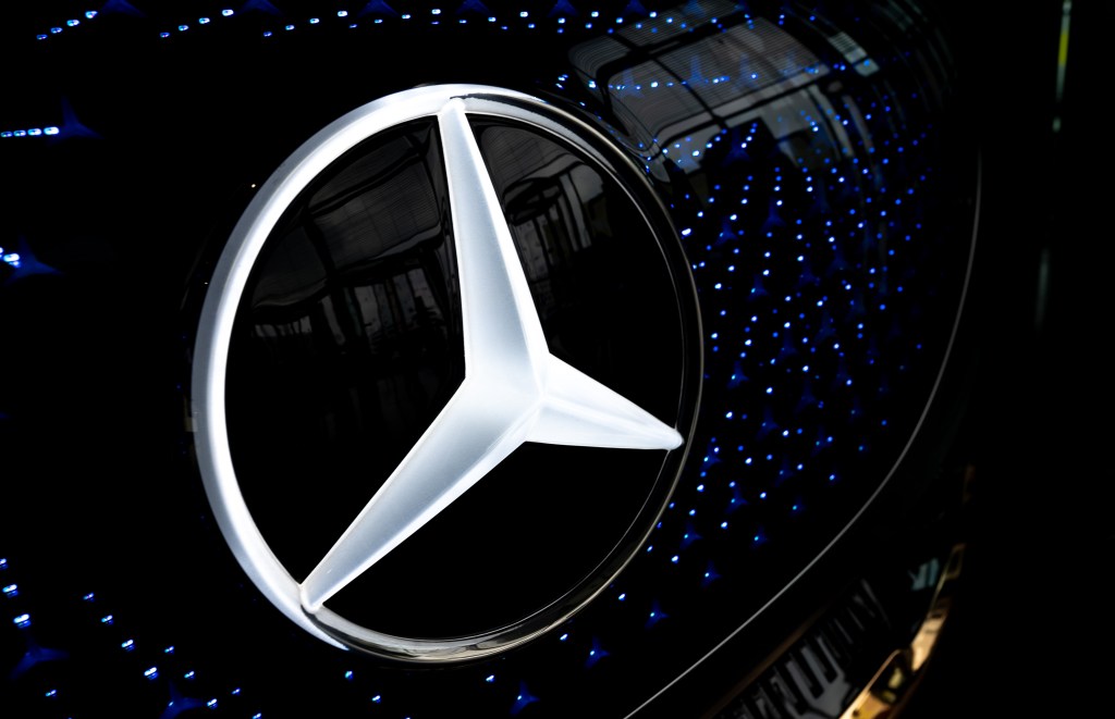 A Mercedes-Benz symbol on the front of one of the safest midsize luxury SUVs, a Mercedes-Benz GLE.