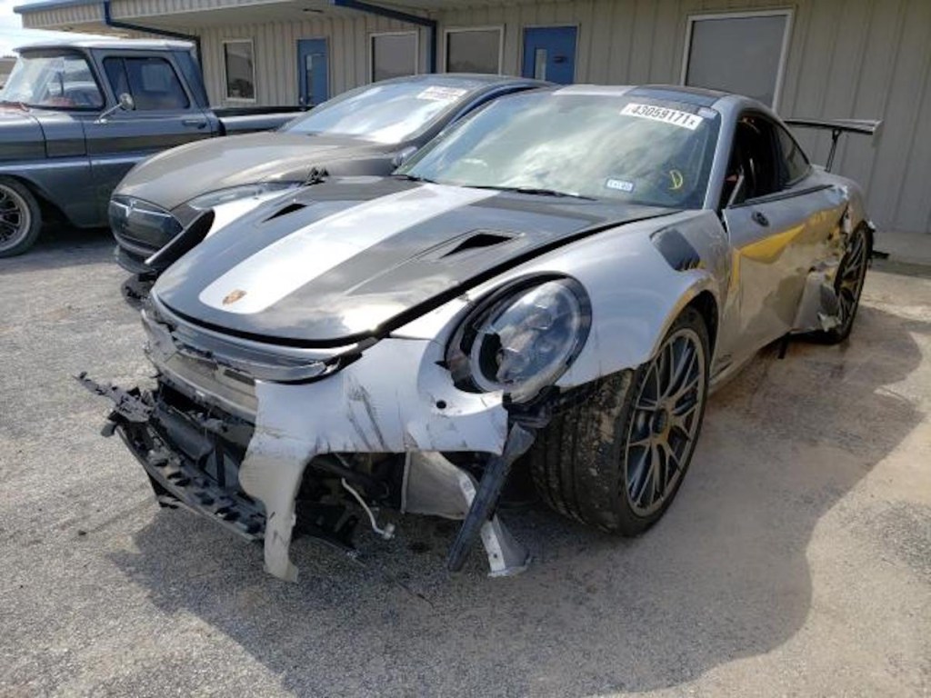 Wrecked Porsche 911 GT2 RS