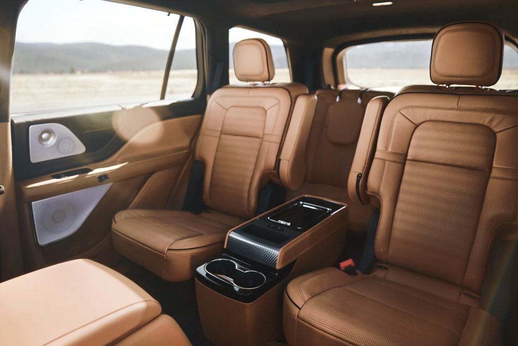 The 2021 Lincoln Aviator Interior with leather seats and captain's chairs in the second row 