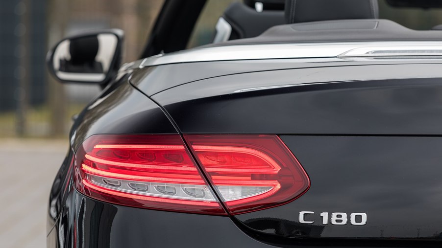 Why Is My Car’s Turn Signal Blinking Fast?