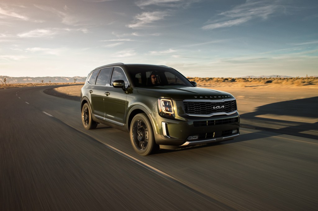 An image of a 2022 Kia Telluride outdoors.