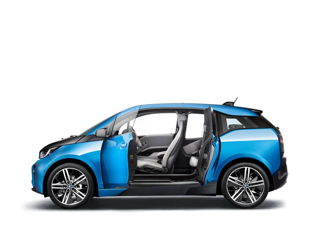 2020 BMW i3 side view