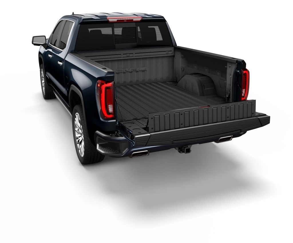 GMC's splitting tailgate for pickup trucks as seen on the Sierra truck