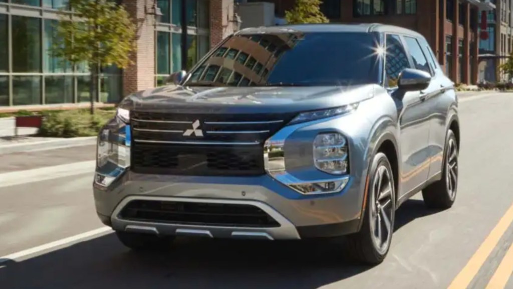 A silver 2021 Mitsubishi Outlander. 