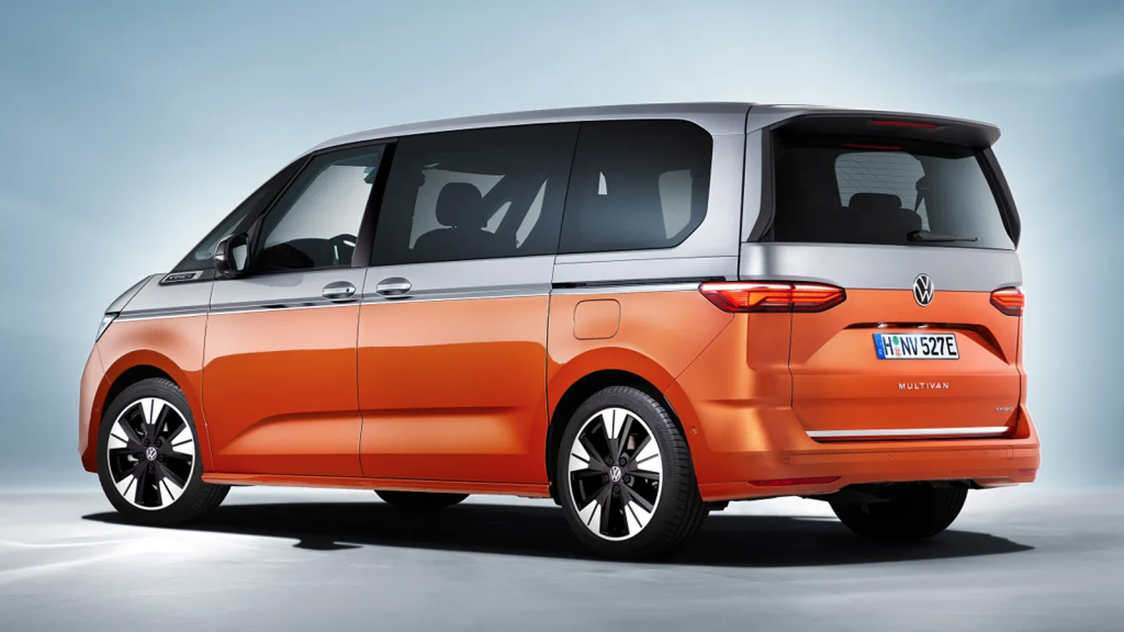 2022 Volkswagen T7 Multivan rear 3/4 view