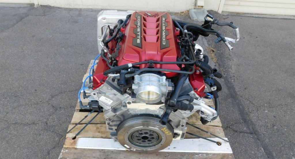 disembodied C8 Corvette engine 