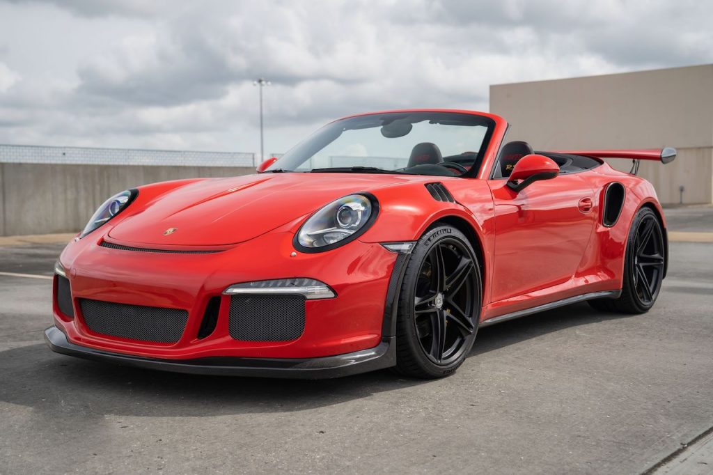 An image of a Porsche 911 GT3 RS Convertible build parked outdoors.