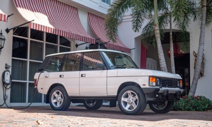 This Range Rover Classic Restomod Has the Heart of a Tesla