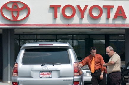 What Happens if the Dealership Doesn’t Pay Off the Car You Traded In?