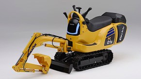 Komatsu electric excavator with Honda battery pack