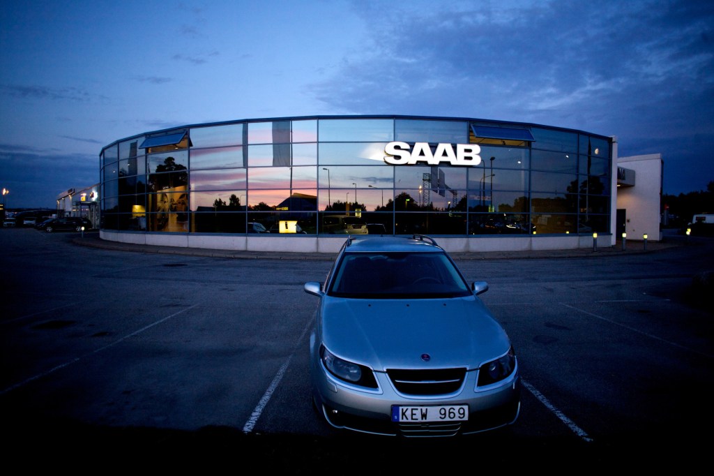 lone Saab at dealership