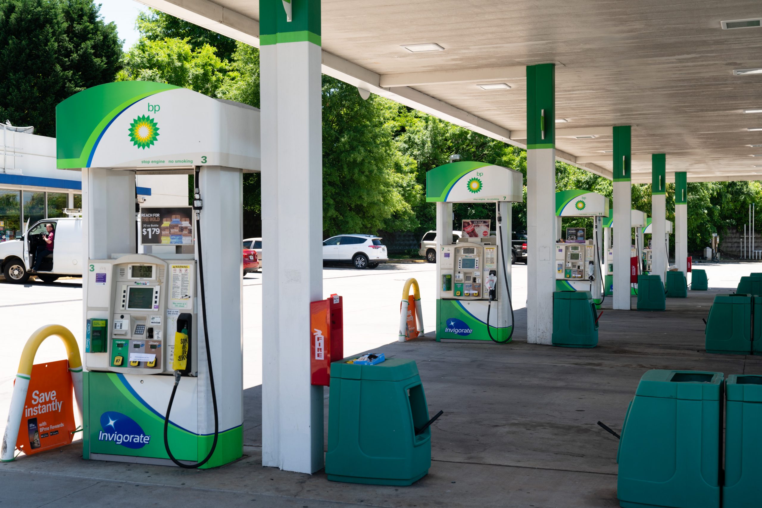 These Tips Will Keep You From Topping off Your Tank a Bit Longer