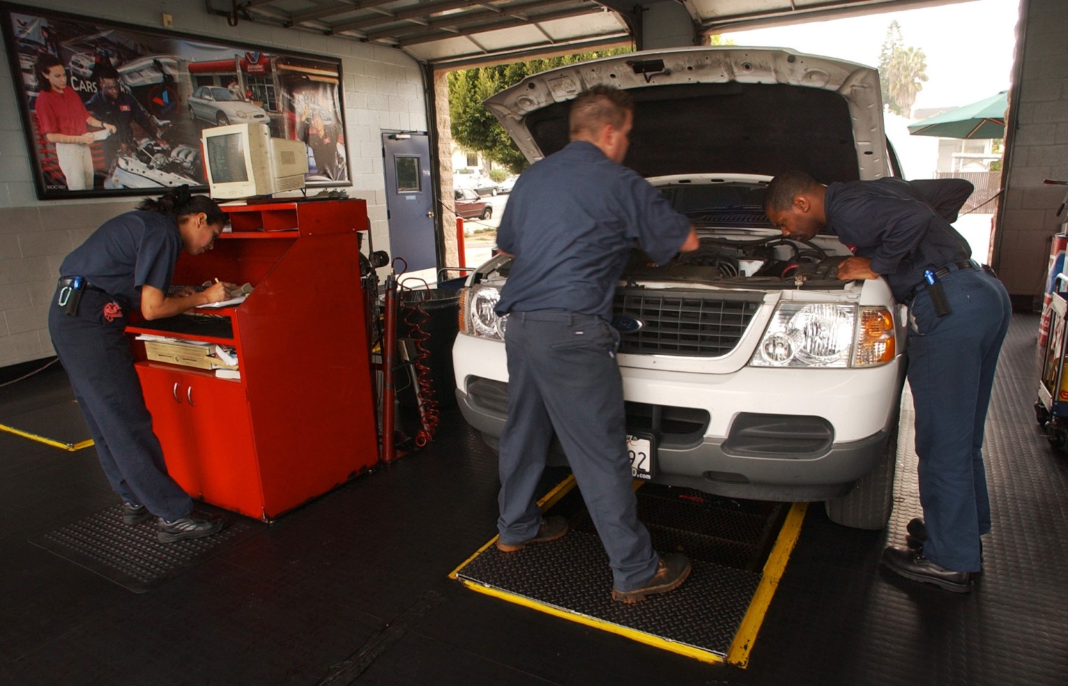 Can Changing Your Car's Transmission Fluid Damage it?