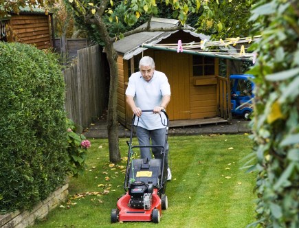 Walk-Behind Lawn Mower Safety Rules You Should Never Break