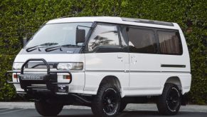 1992 Mitsubishi Delica minivan
