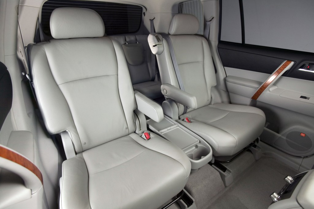 A view of the rear passenger seats and third row of the 2008 Toyota Highlander