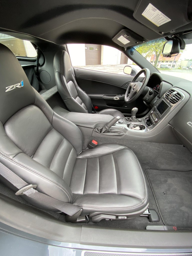 2009 ZR1 Corvette Ebony interior
