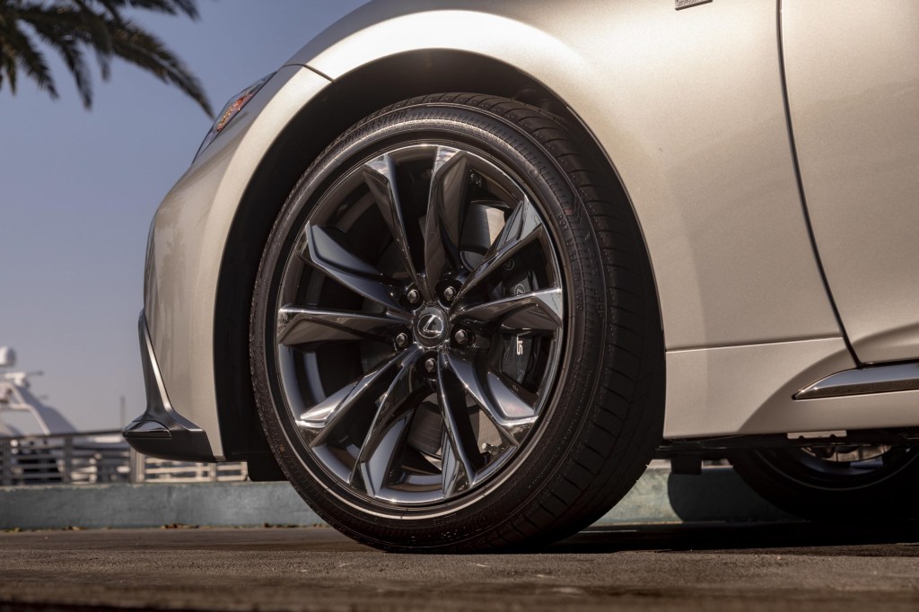 2021 Lexus LS 500 wheel