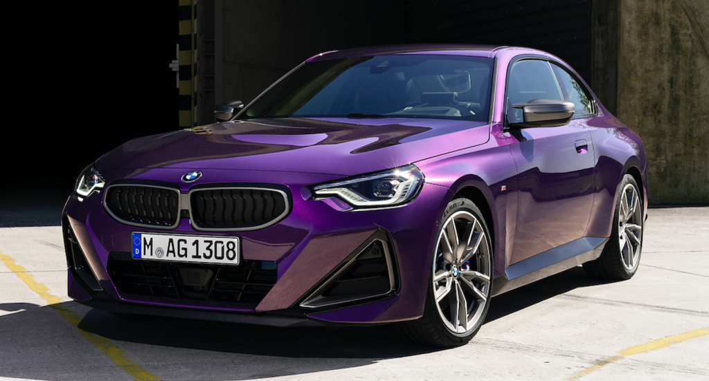 2022 BMW 2 Series front 3/4 view