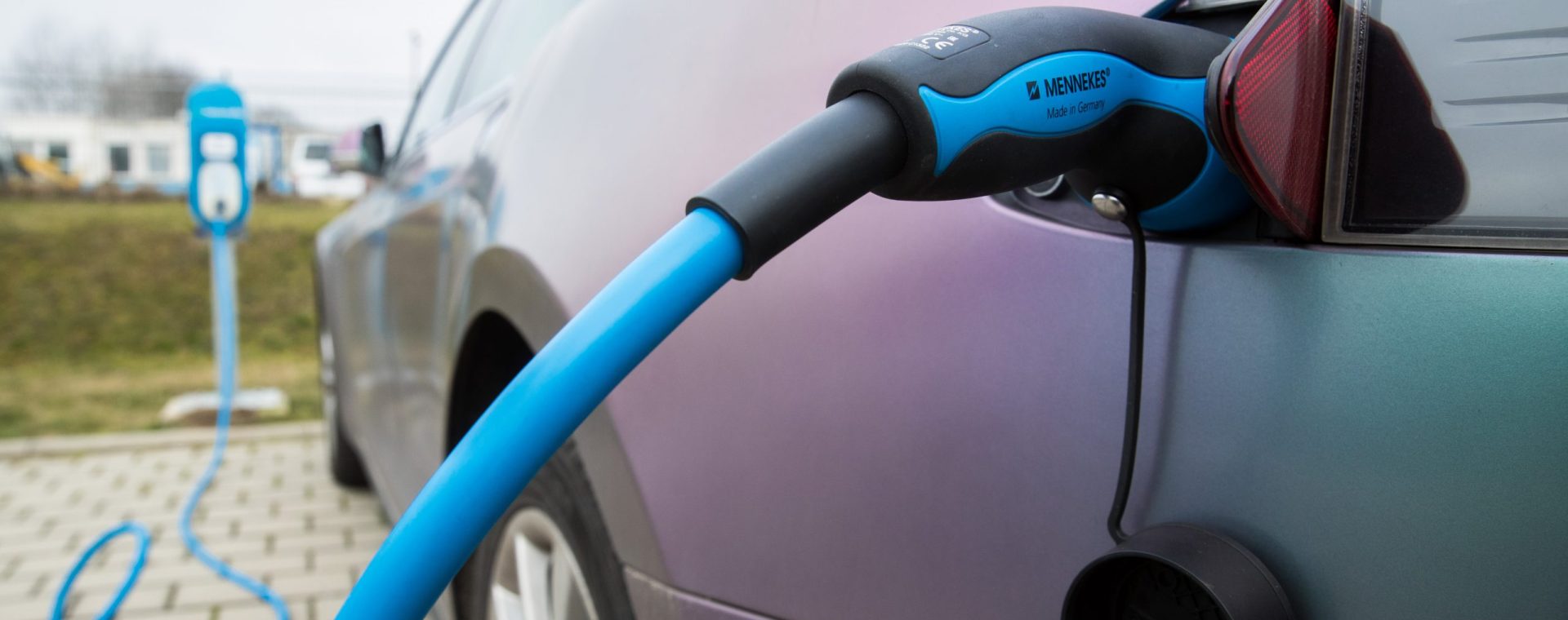 Charging station for electric cars