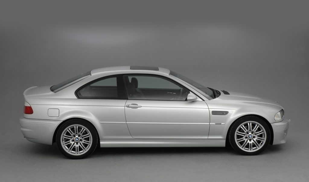 A profile shot of the Silbergrau Metallic M3