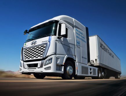 Hyundai Launching Hydrogen Fuel Cell Semi Trucks in California
