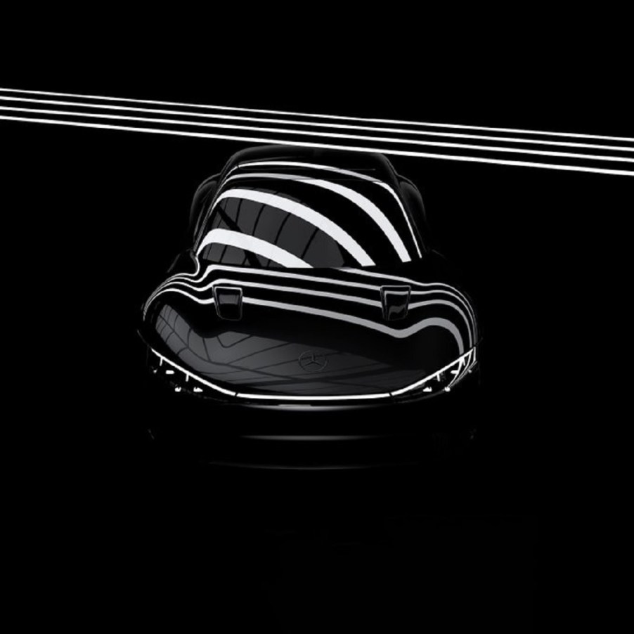 The front silhouette of the Mercedes-Benz Vision EQXX Concept