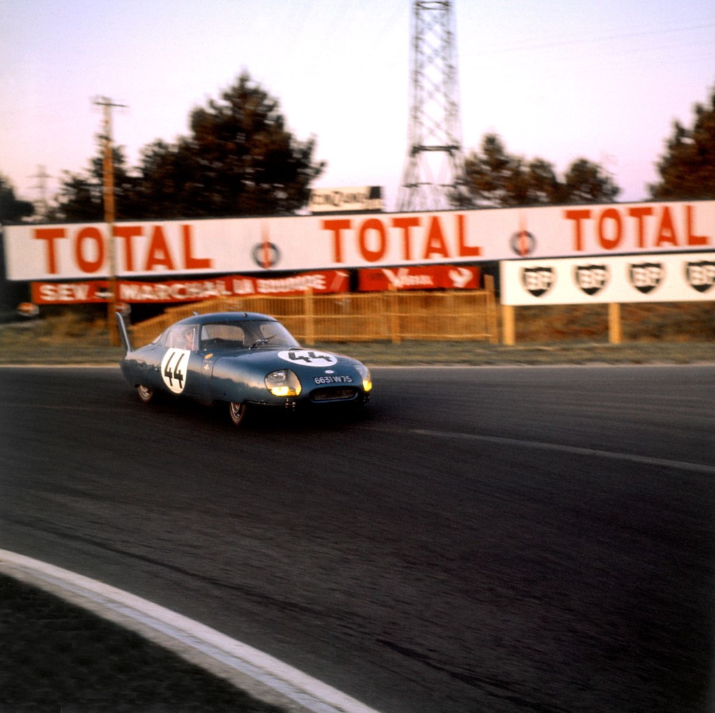 The dark-blue Panhard CD LM64 at the 1964 24 Hours of Le Mans