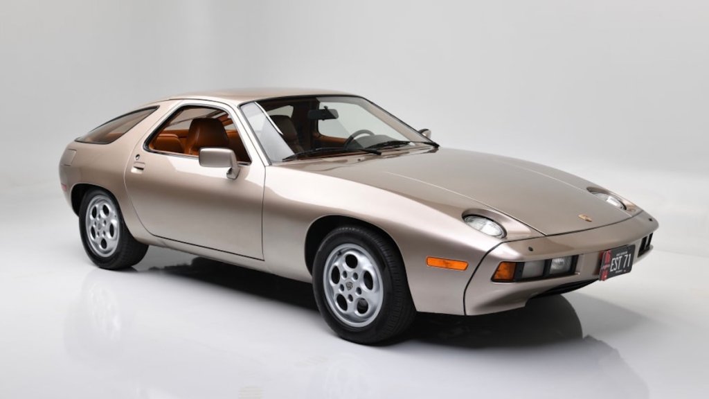 The Porsche 928 driven by Tom Cruise in Risky business 