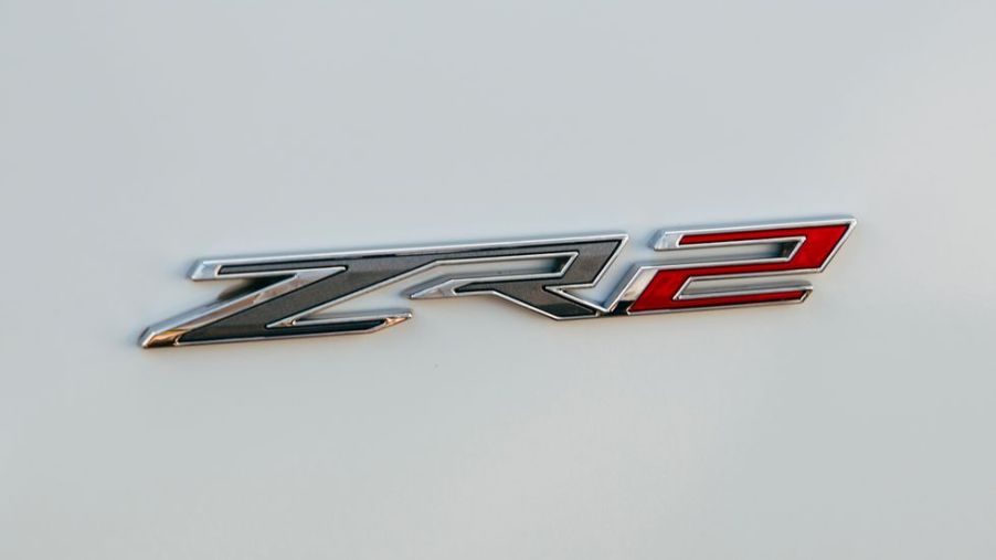 The 2022 Chevy Silverado Z2R badge