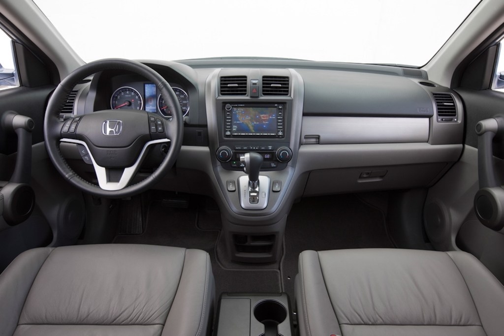 The interior dash view of a 2010 Honda CR-V EX-L 