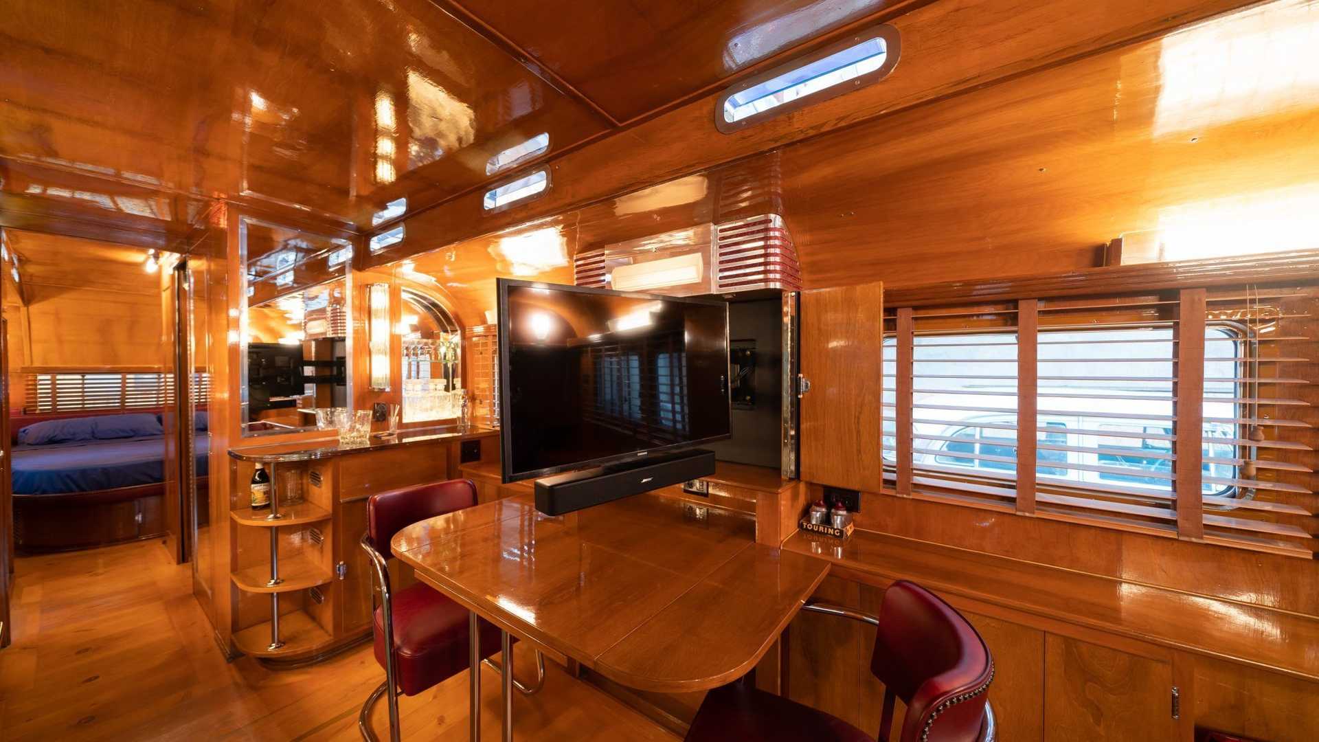 1950 Westcraft Manufacturing Capistrano Park trailer interior