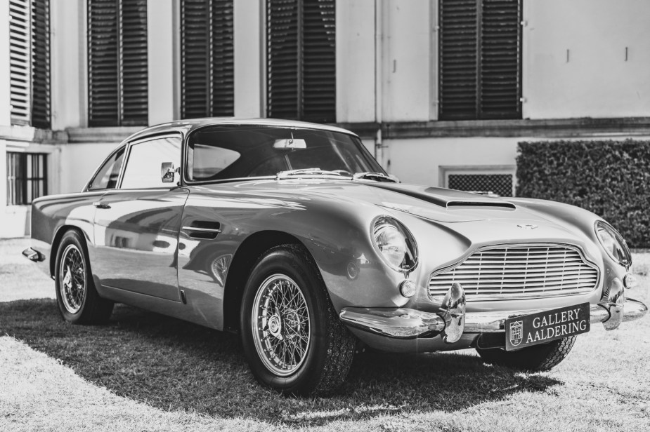 James Bond: Classic Cars like the Aston Martin DB5