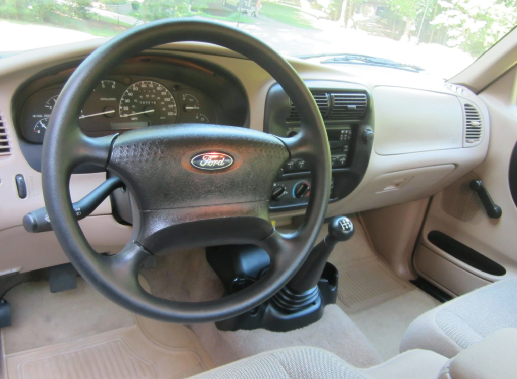 2001 Ford Ranger interior