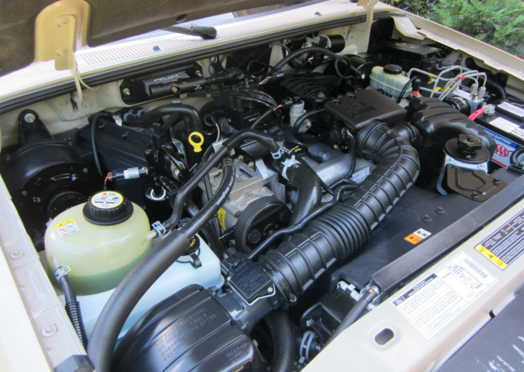 2001 Ford Ranger engine compartment