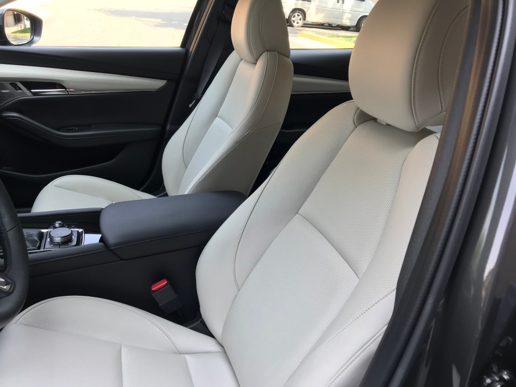 2021 Mazda3 Turbo seats