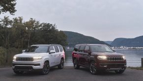 2022 Grand Wagoneer (left) and 2022 Wagoneer (right)