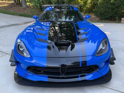 This Nearly Undriven, Ultra-Rare Dodge Viper ACR Extreme On Bring a Trailer Is Too Much Car For Most People