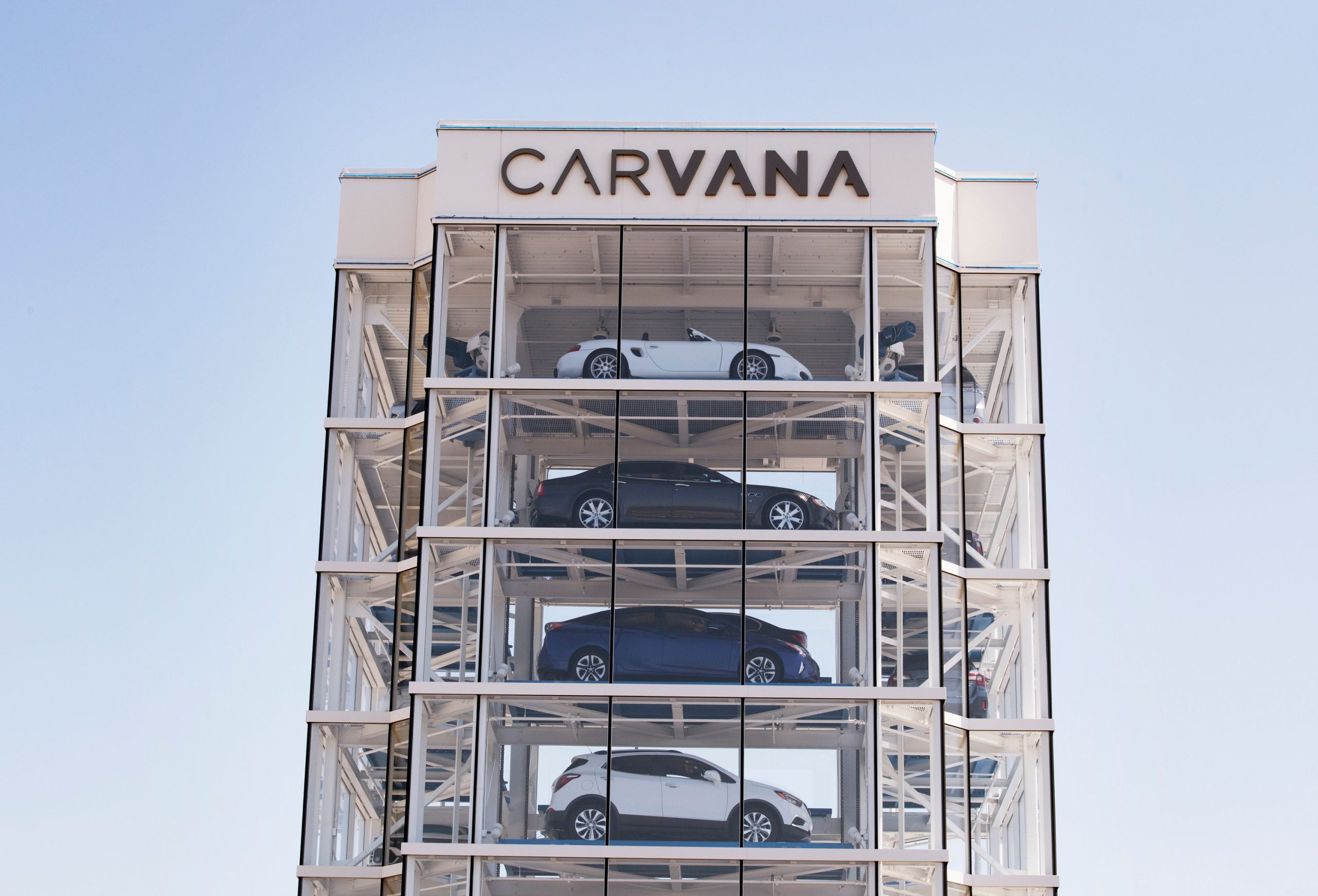 A Carvana vending tower